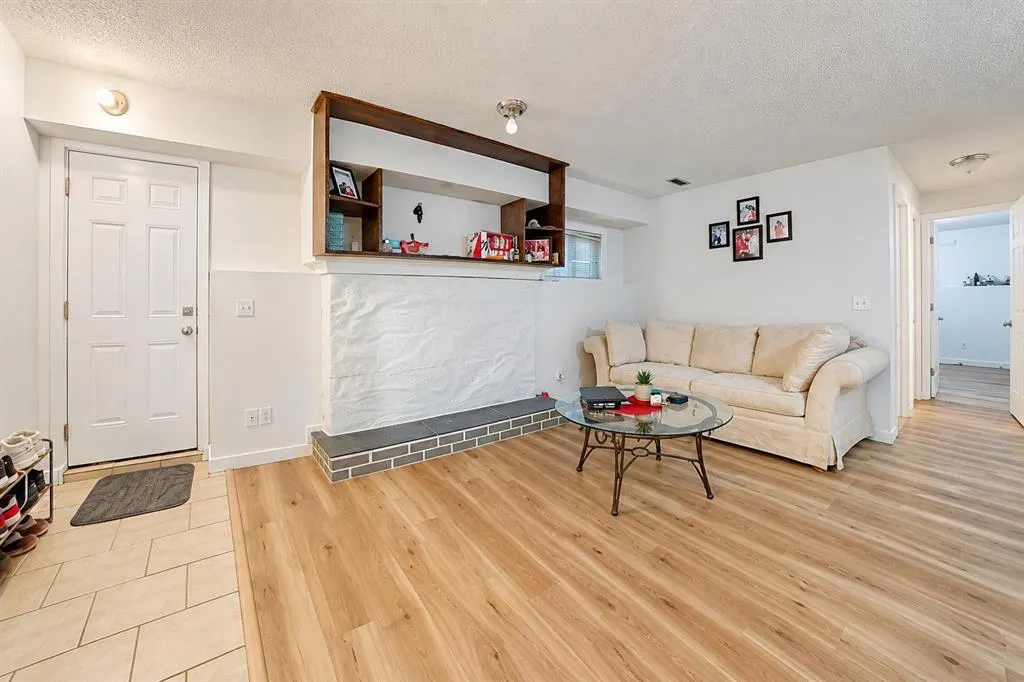 310 Castleridge Drive NE