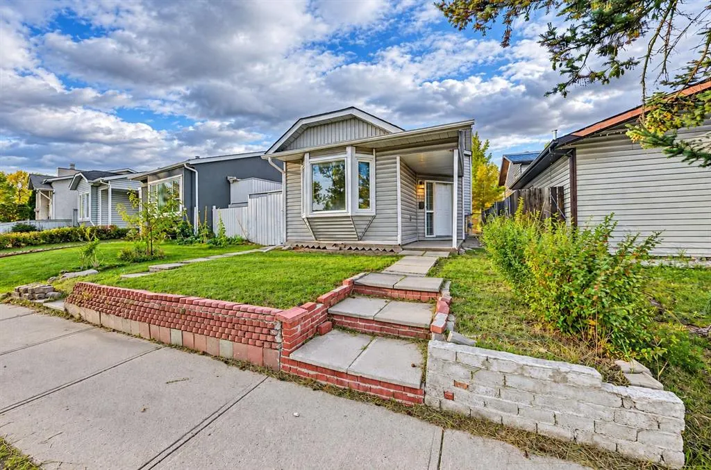 310 Castleridge Drive NE