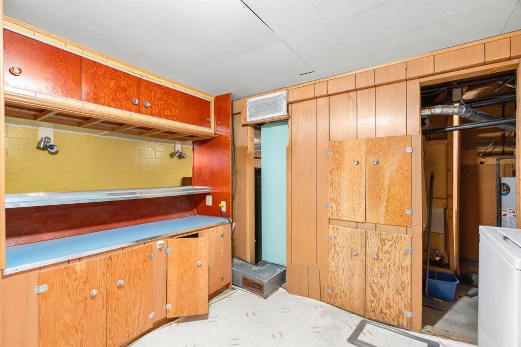 332 Third Street W