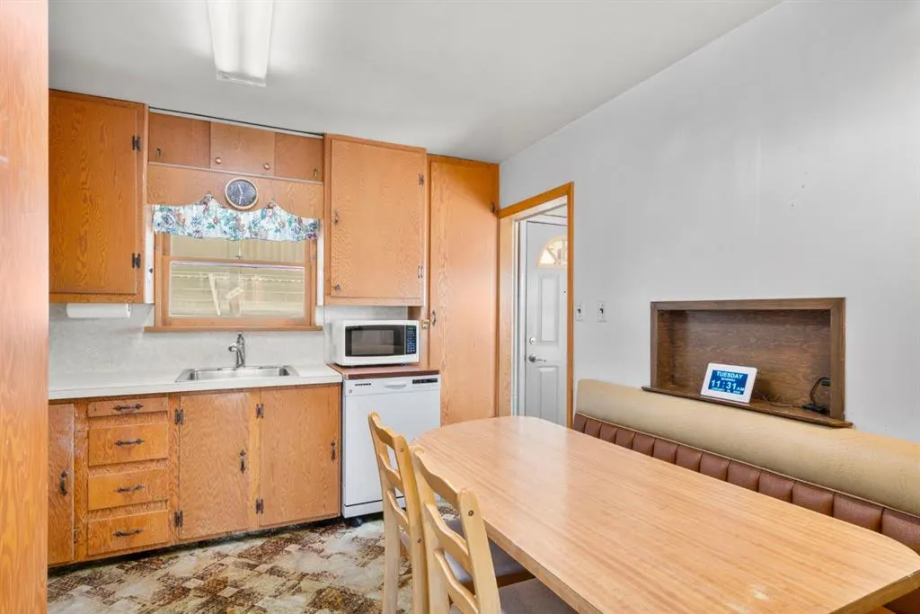 332 Third Street W