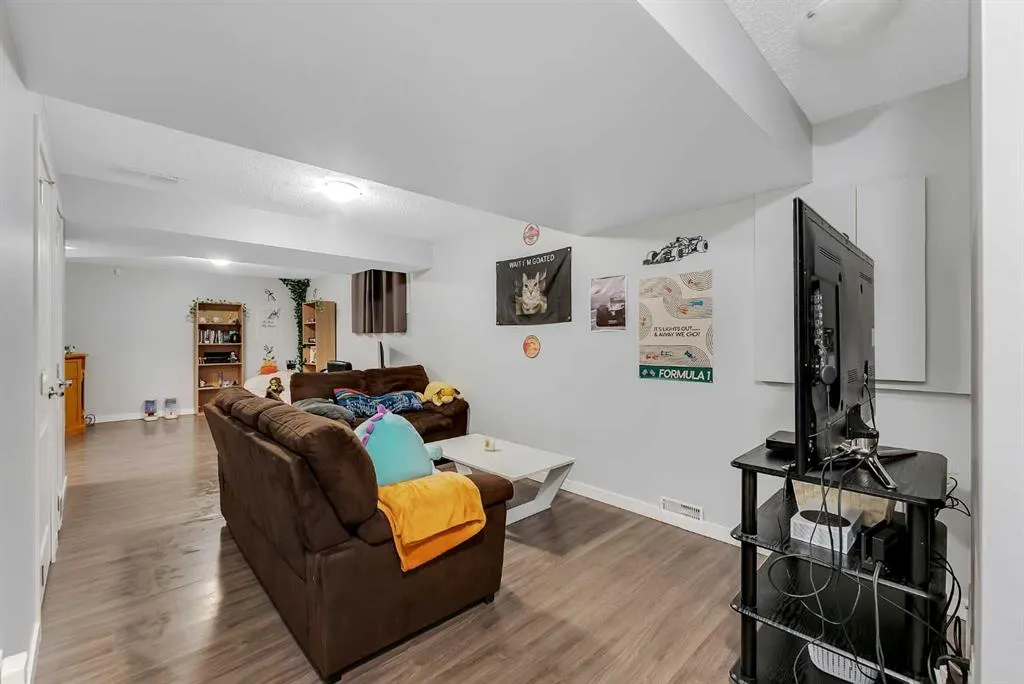 133 Covebrook Close NE