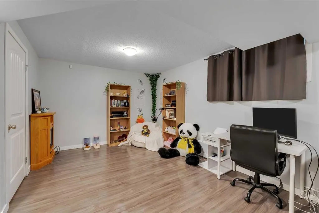 133 Covebrook Close NE