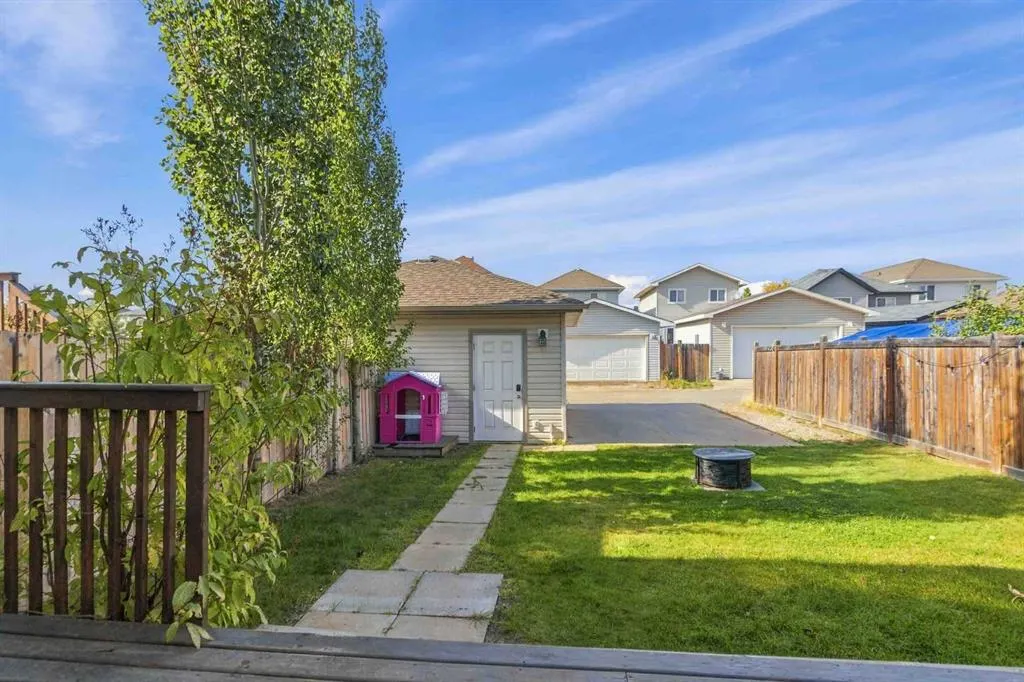 253 Grosbeak Way