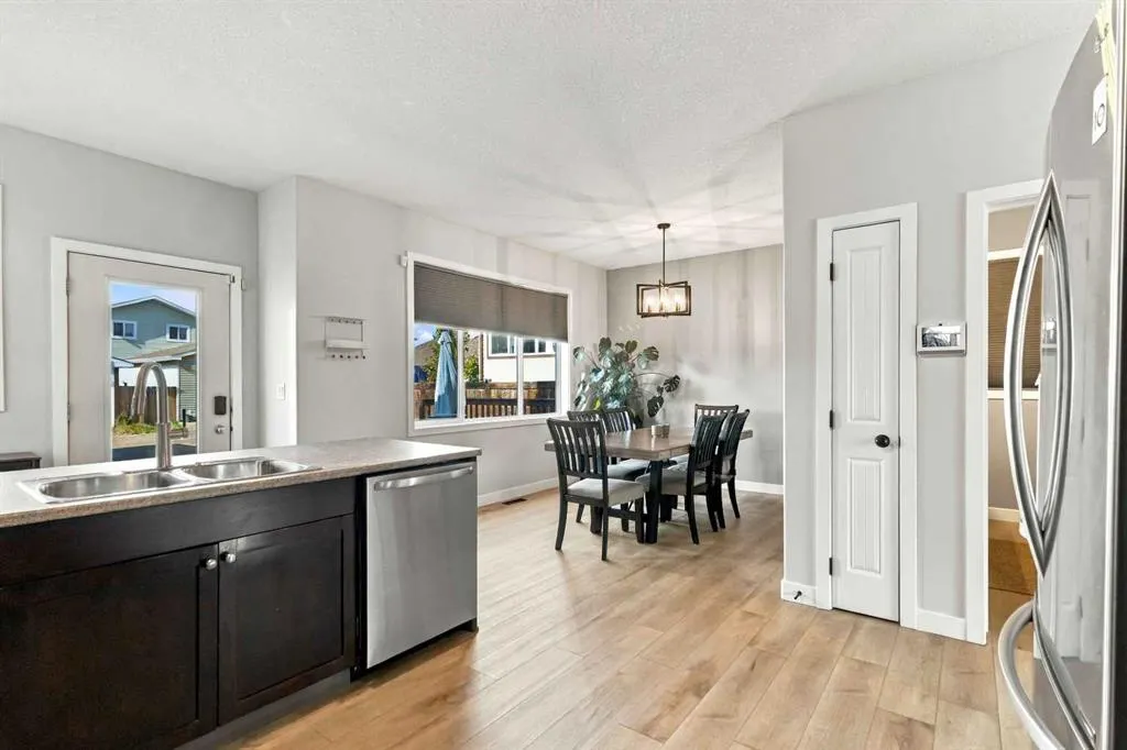 253 Grosbeak Way