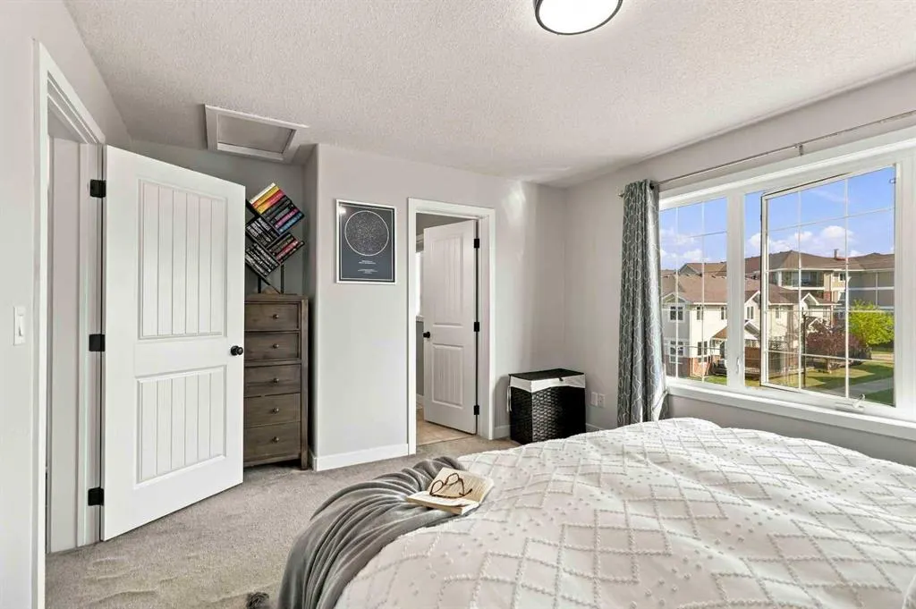 253 Grosbeak Way
