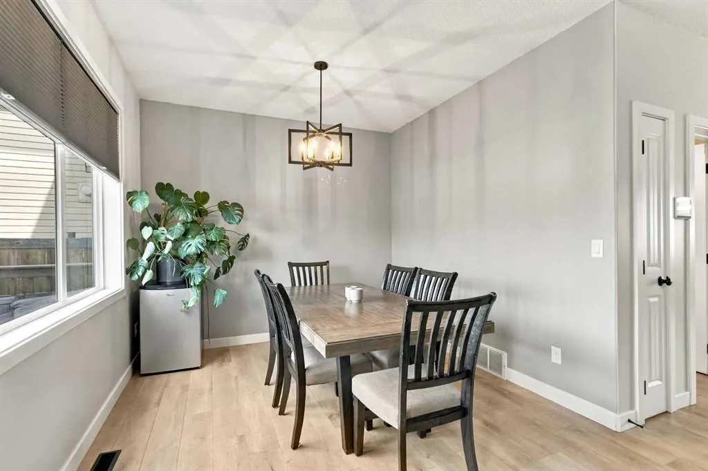 253 Grosbeak Way
