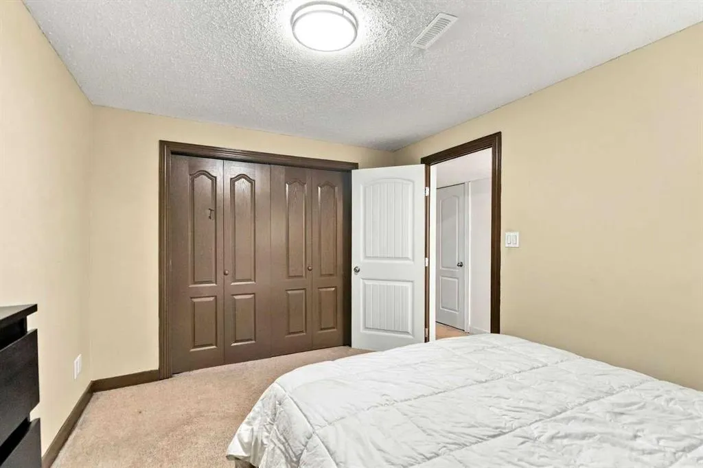 253 Grosbeak Way