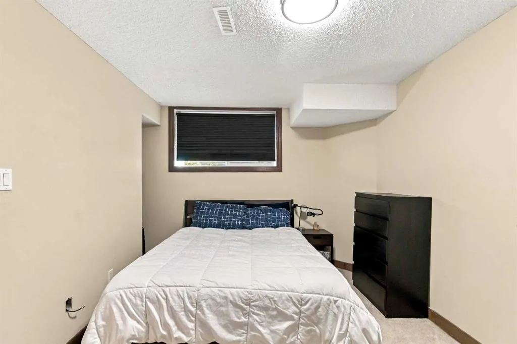 253 Grosbeak Way