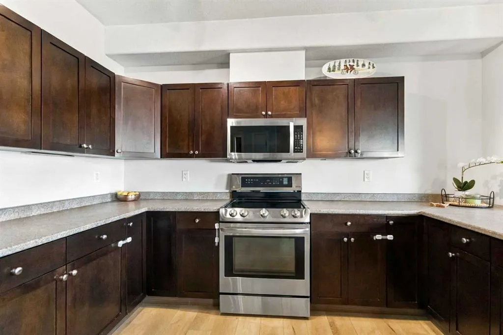 253 Grosbeak Way
