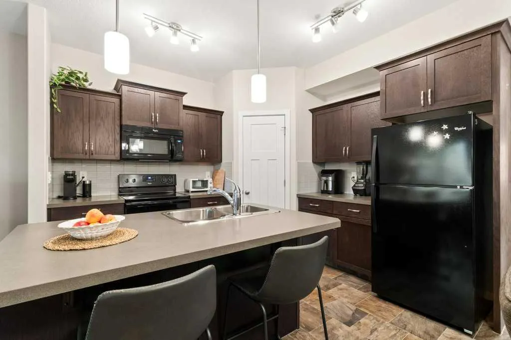 5301 Windward Place #9