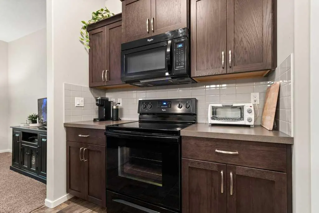 5301 Windward Place #9