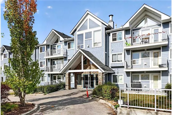 7 Harvest Gold Manor NE