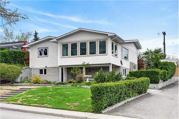 11 Selkirk Drive SW