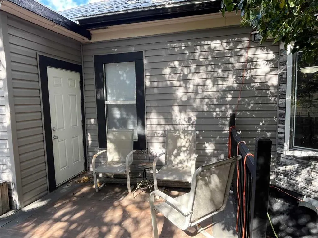 240 20 Street N