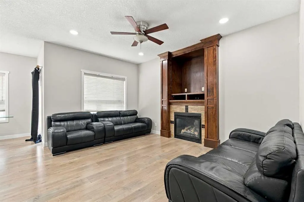 360 Saddlemont Boulevard NE