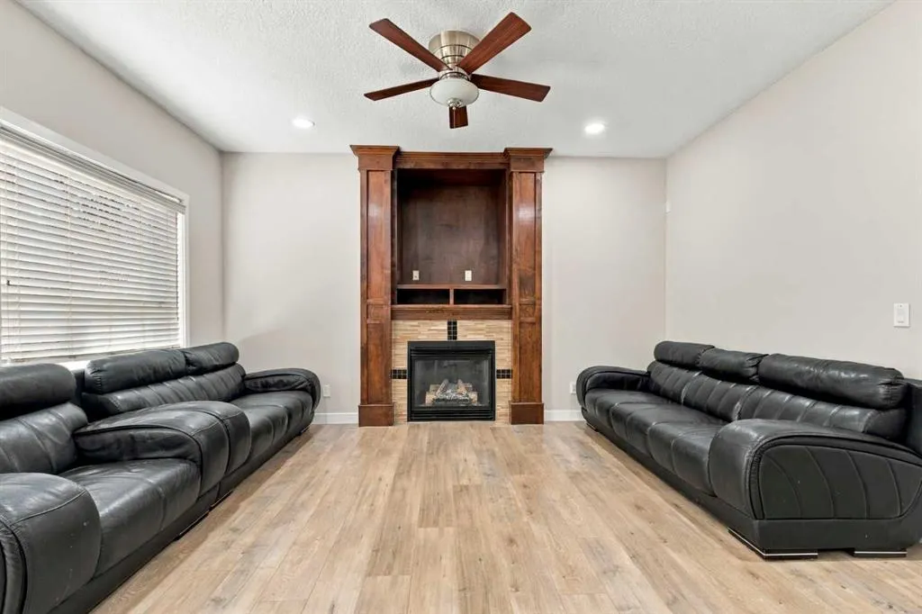 360 Saddlemont Boulevard NE