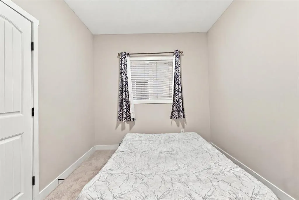 360 Saddlemont Boulevard NE