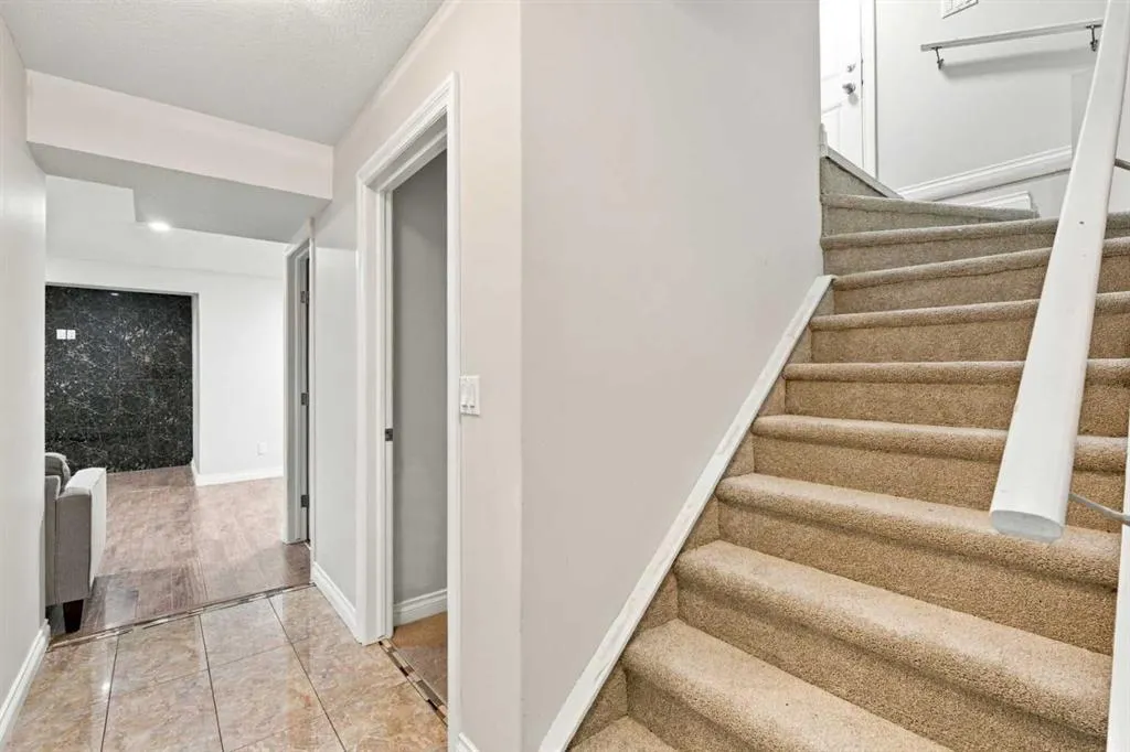 360 Saddlemont Boulevard NE