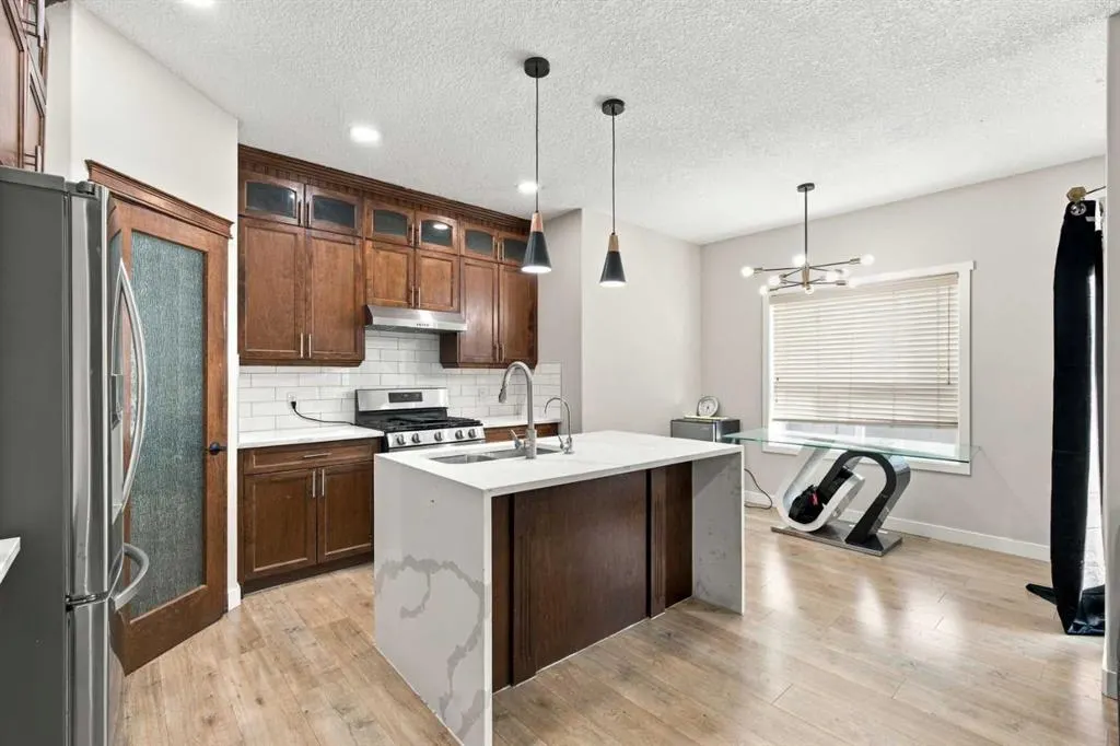 360 Saddlemont Boulevard NE