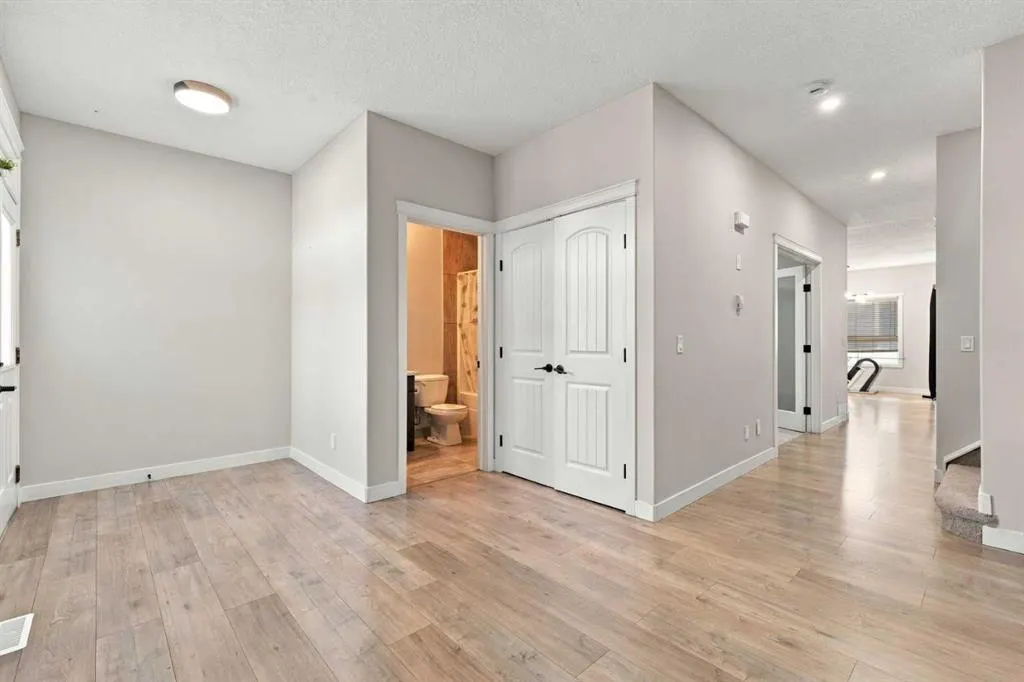360 Saddlemont Boulevard NE