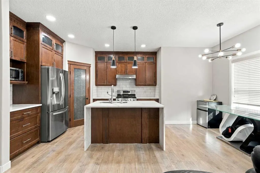 360 Saddlemont Boulevard NE