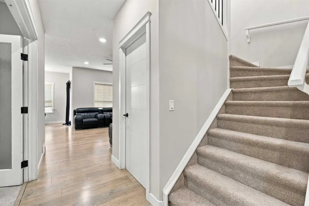 360 Saddlemont Boulevard NE