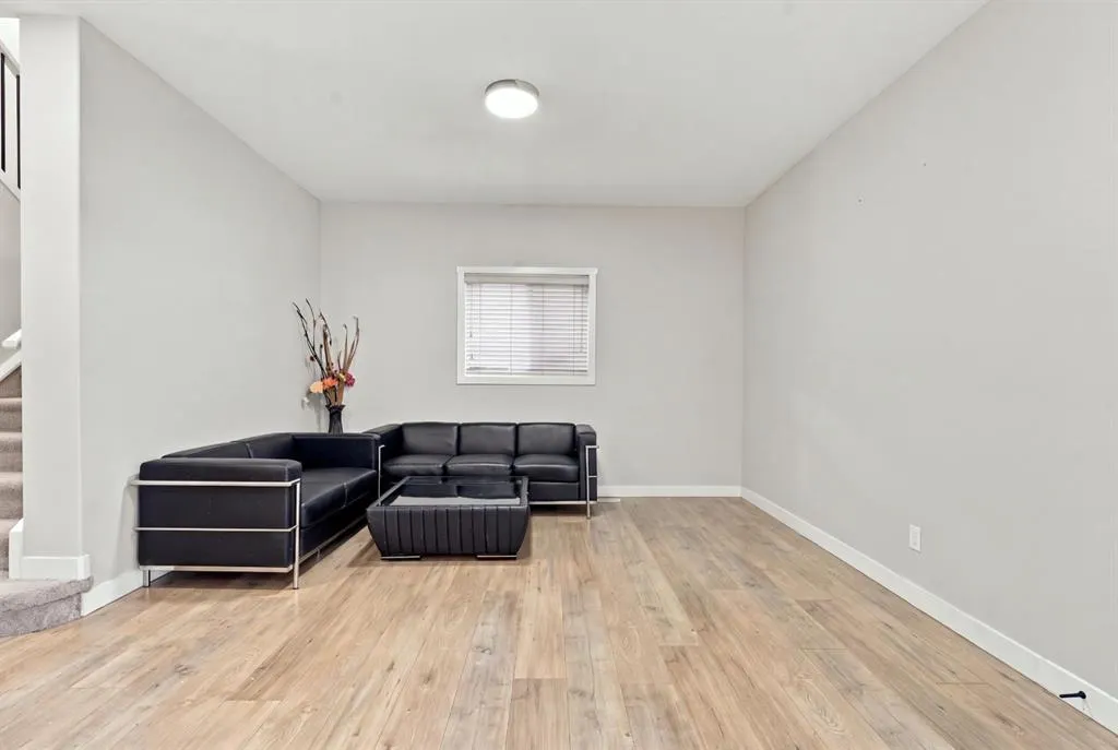 360 Saddlemont Boulevard NE