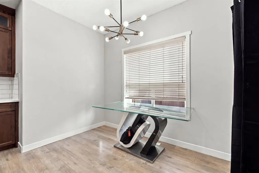 360 Saddlemont Boulevard NE