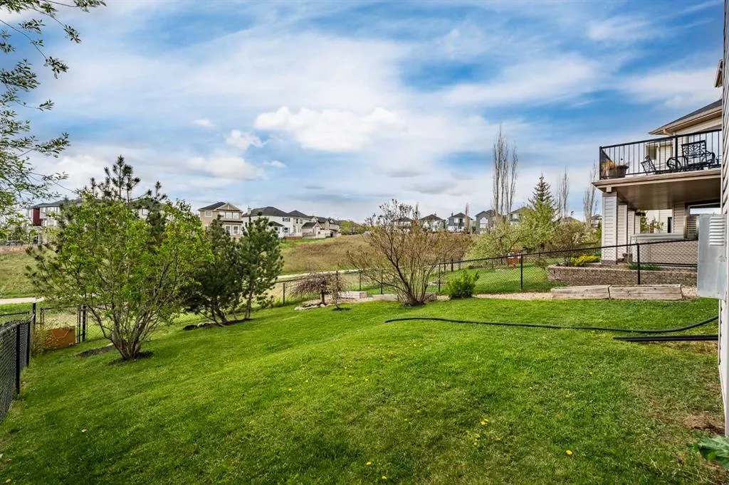 276 Kincora Heights NW