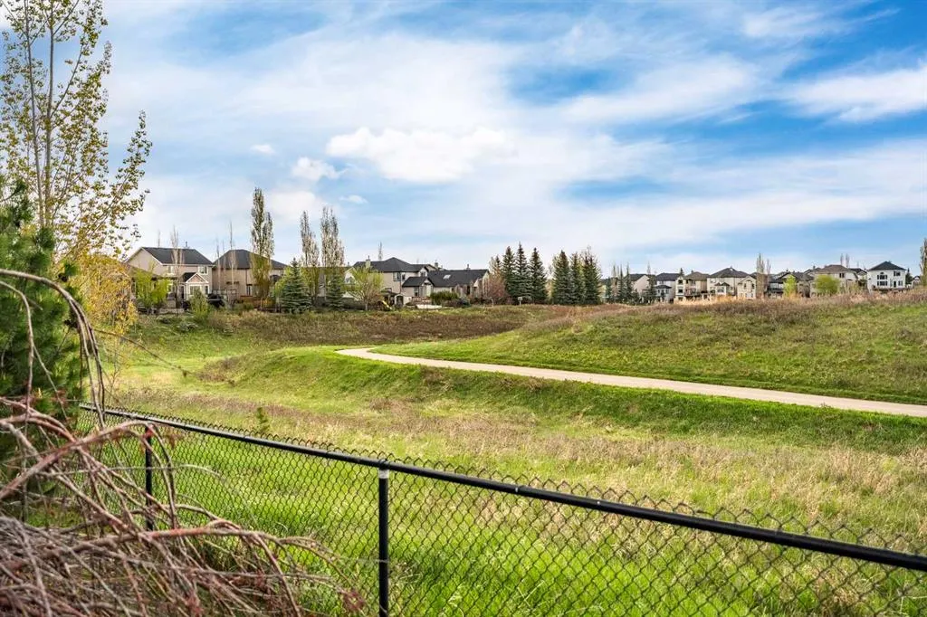 276 Kincora Heights NW