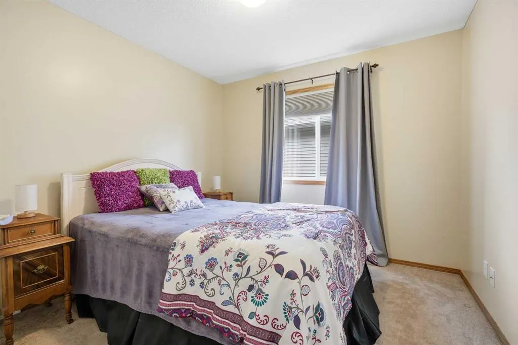 276 Kincora Heights NW
