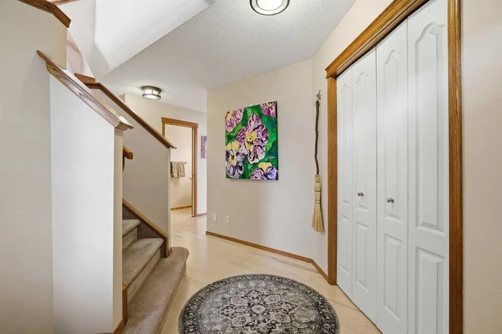 276 Kincora Heights NW