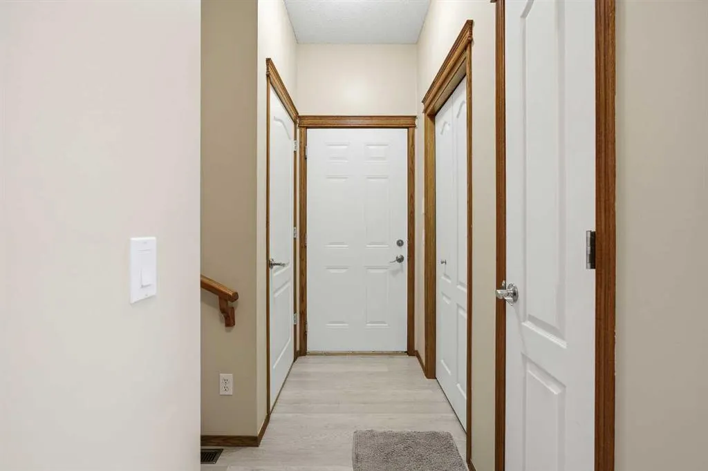 276 Kincora Heights NW