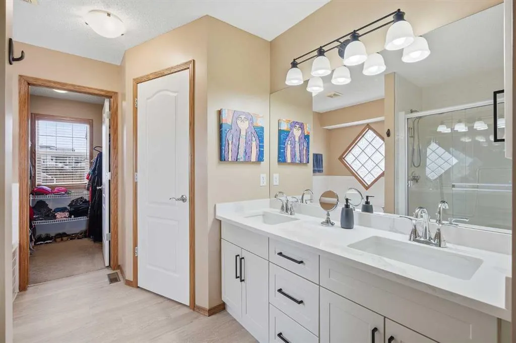 276 Kincora Heights NW