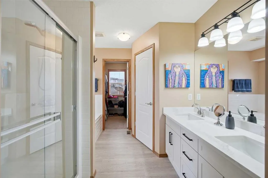 276 Kincora Heights NW