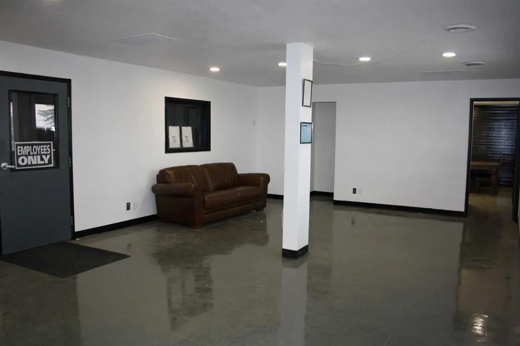 104 East Lake Boulevard NE #200