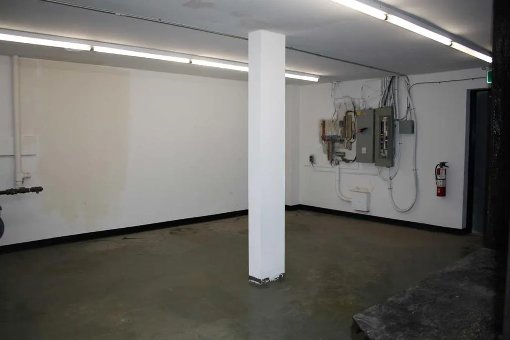 104 East Lake Boulevard NE #200