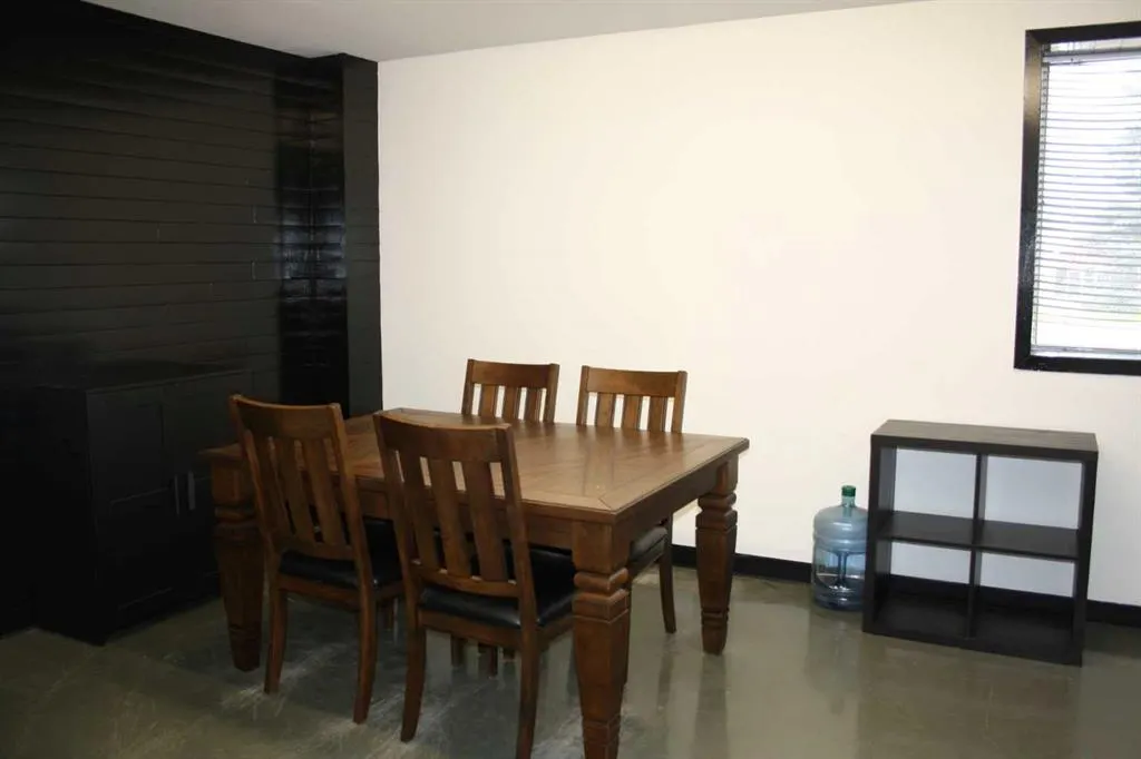 104 East Lake Boulevard NE #200