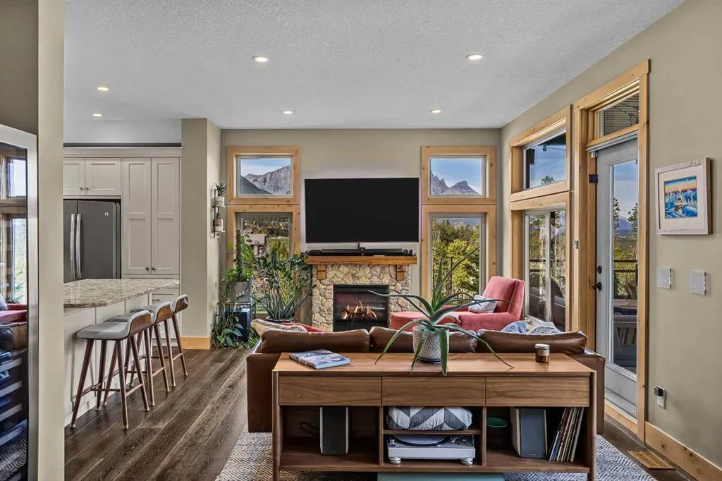 102 Stewart Creek Rise #101