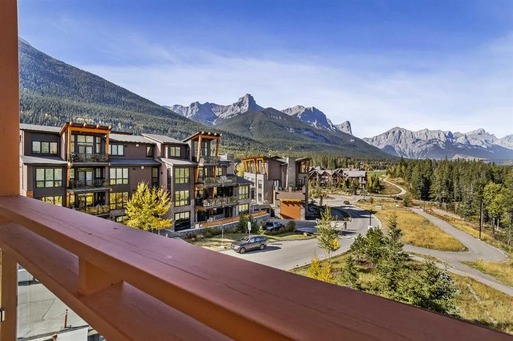 102 Stewart Creek Rise #101