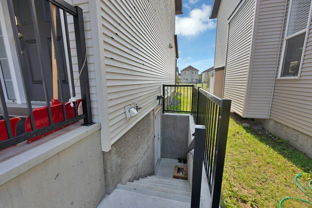 33 Skyview springs Road NE