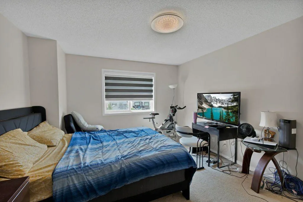 33 Skyview springs Road NE