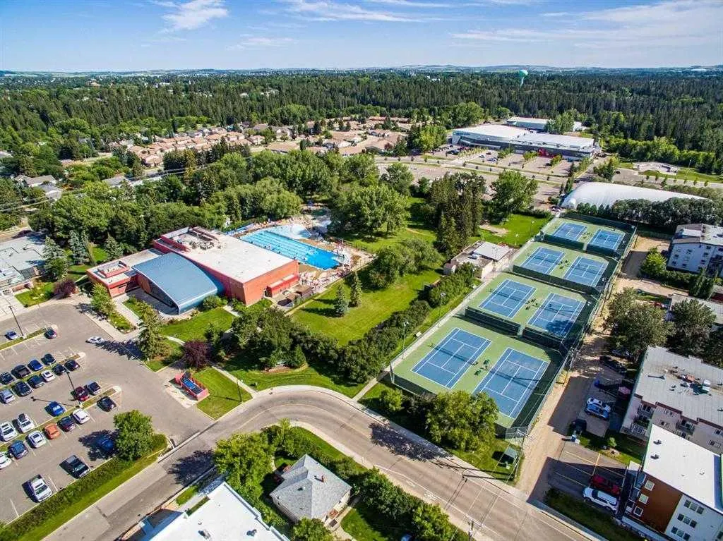4820 47 Avenue #405