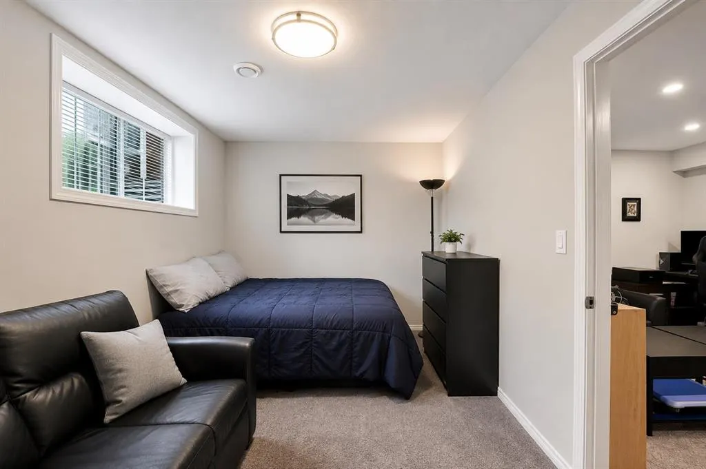 27 Golden Crescent