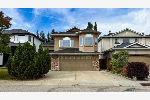 18 Tuscany Meadows Heights NW