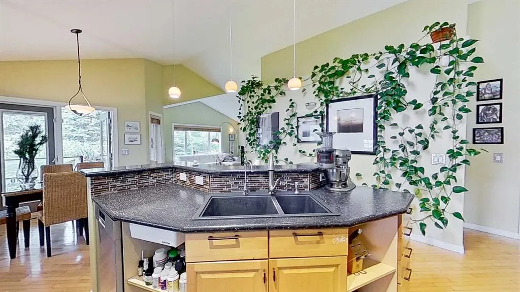18 Tuscany Meadows Heights NW