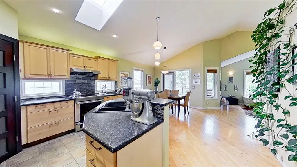 18 Tuscany Meadows Heights NW