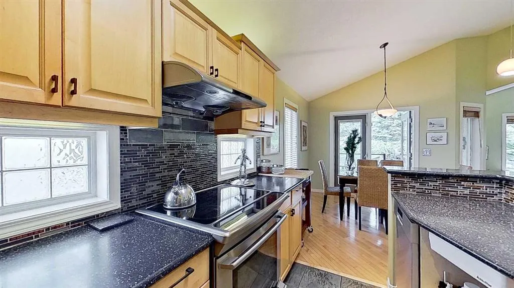 18 Tuscany Meadows Heights NW