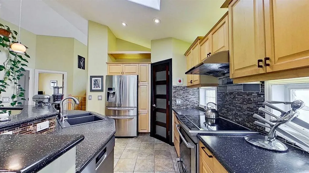 18 Tuscany Meadows Heights NW