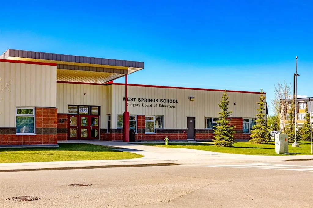 43 Cougar Plateau Circle SW